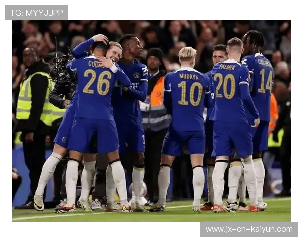 切尔西前场多点灵动配合让对手防线难以锁定 切尔西前场多点灵动配合让对手防线难以锁定